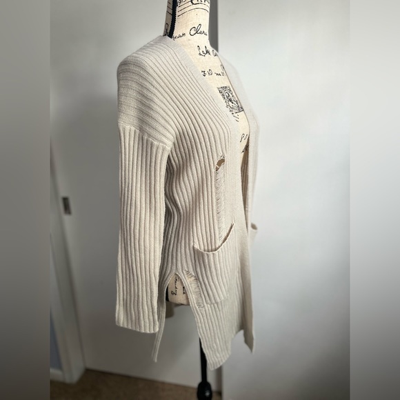 Sadie & Sage by Anthropologie cardigan distressed with pockets - Picture 2 of 11